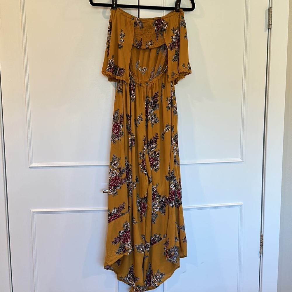 Angie Gold Floral Stapless Cutout Back Wide Leg Cropped Jumpsuit Size Small - Picture 5 of 16